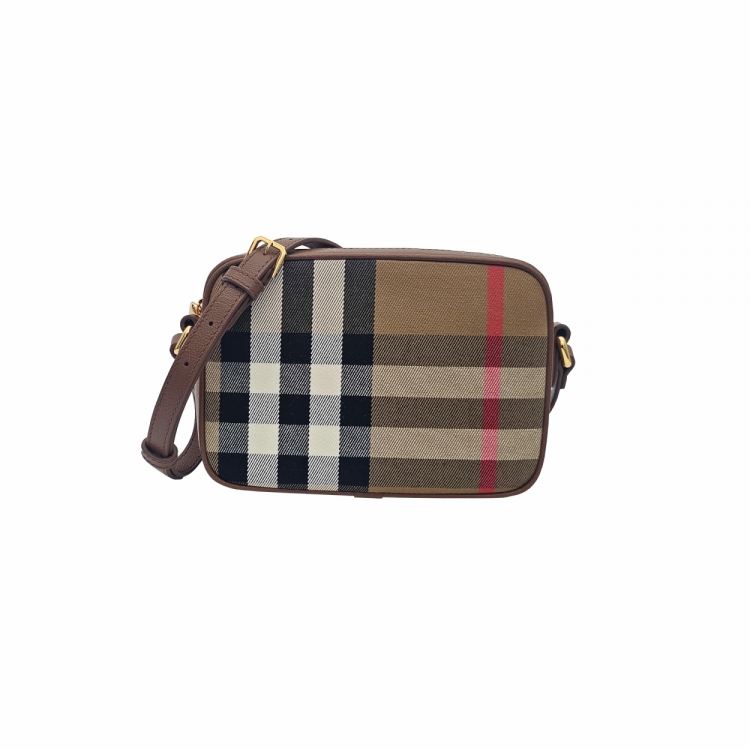 burberrycamera-01sat.jpg
