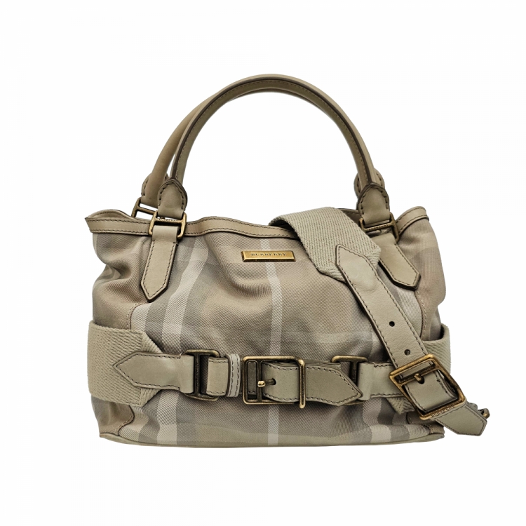 burberrycanvas-01sat.jpg
